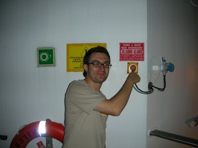 Uomo in mare!